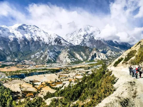 Annapurna Circuit Trek for Beginners 2025: The Famous Himalayan Adventure You Can’t Miss