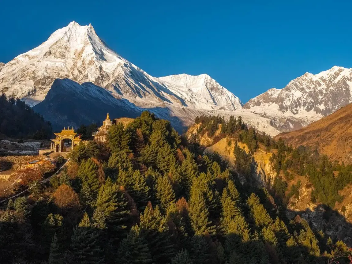 Exploring Nepal’s Hidden Gem: The Manaslu Circuit Trek